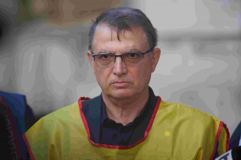 Premierul și ministrul Educației joacă rolurile „polițistul rău și polițistul bun” cu profesorii 18999221