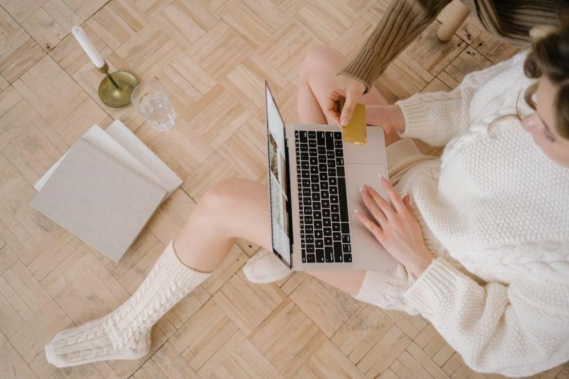 Ce aparat de masaj este bun pentru picioare obosite în 2026? 3 recomandări care chiar fac diferența