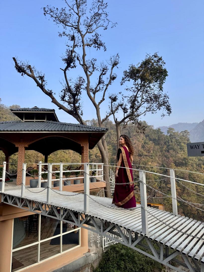 Incredibila poveste a unei sibience: Ioana a lăsat luxul din Dubai pentru un an sabatic într-un camion  18999580