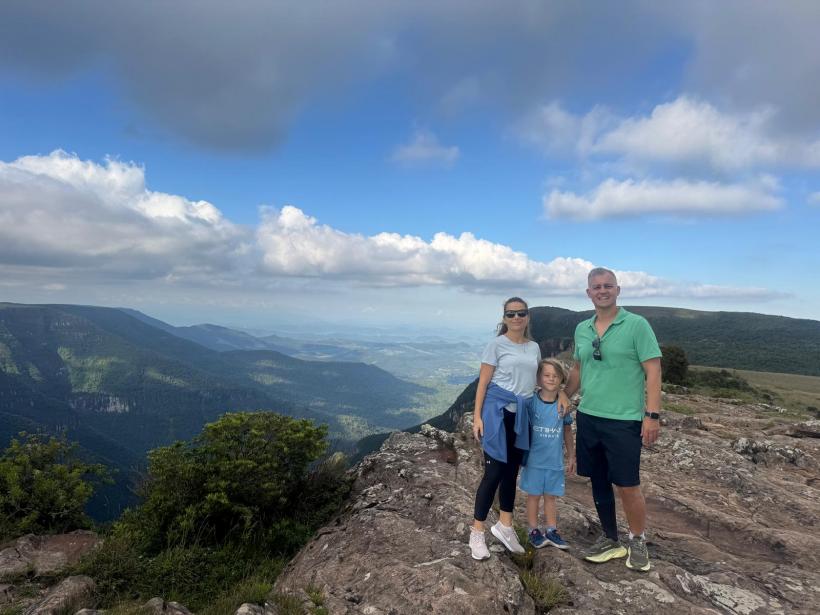 Incredibila poveste a unei sibience: Ioana a lăsat luxul din Dubai pentru un an sabatic într-un camion  18999582