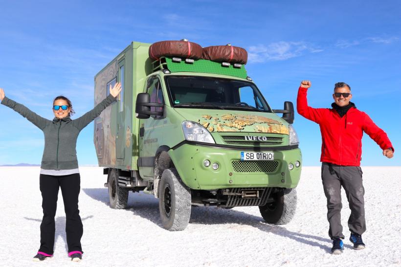 Incredibila poveste a unei sibience: Ioana a lăsat luxul din Dubai pentru un an sabatic într-un camion 