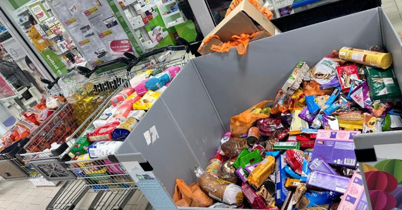 Un mic gest, o bucurie uriașă: Magazinele unde poți dona alimente pentru cei singuri înainte de Paște