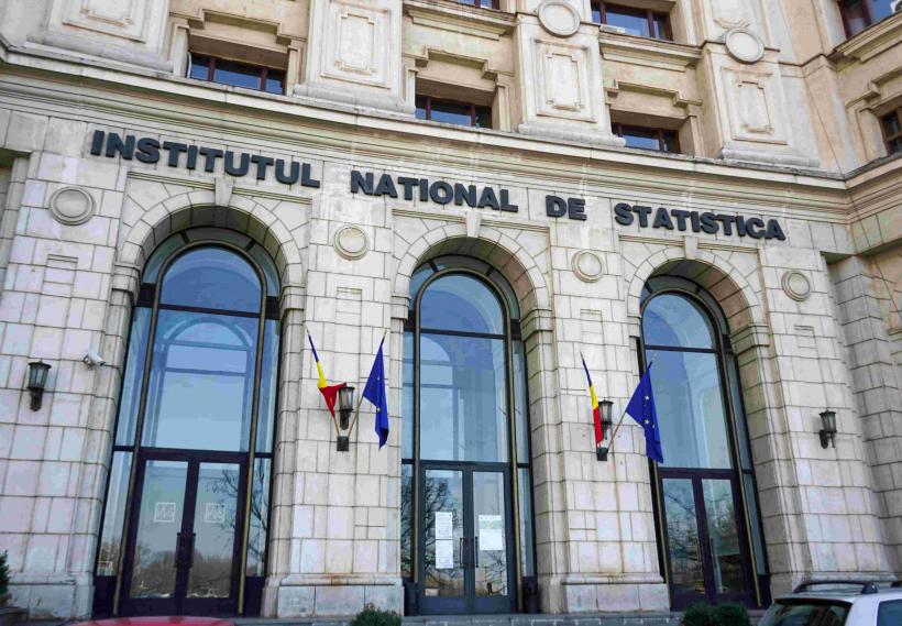 Angajații INS așteptau creșteri de salarii și au primit noi tăieri