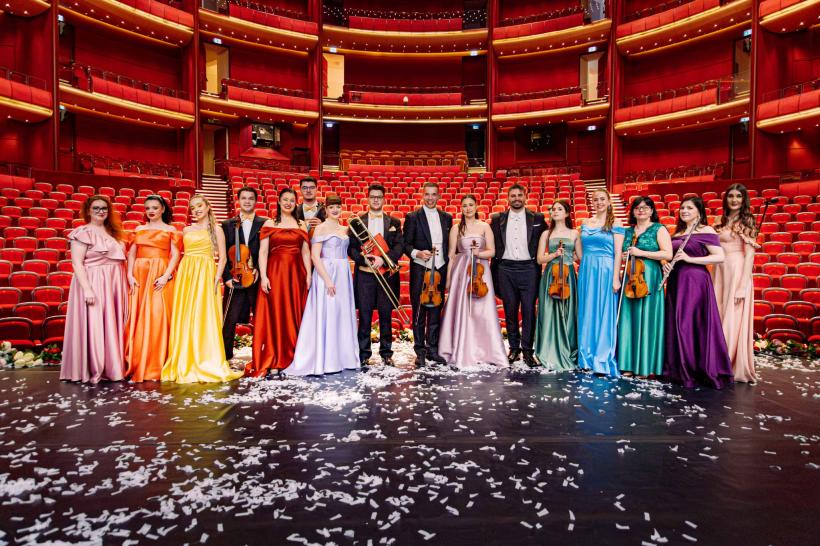 Un chitarist de 12 ani a cucerit publicul meloman din toată țara 18999530