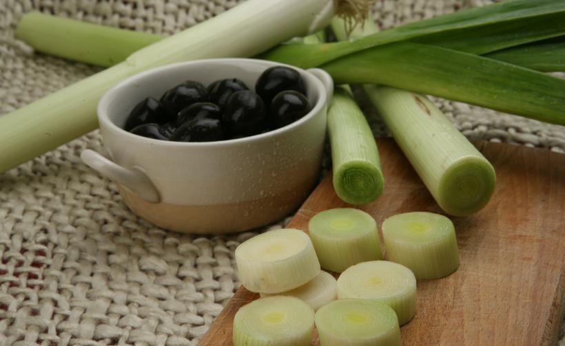 Rețete de post. Cum să prepari tocăniță cu praz și măsline