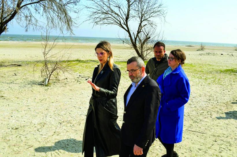 Ministrul Mediului mai dă o lovitură litoralului: nu se pot construi terase și baruri pe plajă, dacă nu există PUZ