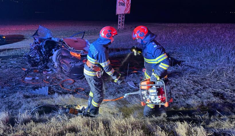 Tragedie rutieră în Suceava: Un mort, doi răniți în accident devastator pe drumul morții DN2! 18999977