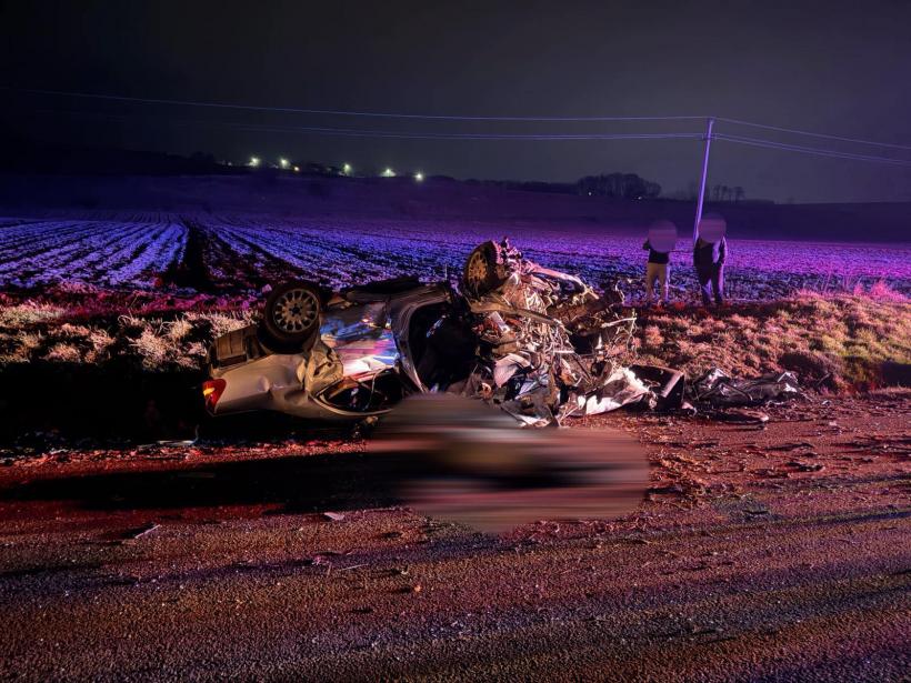 Tragedie rutieră în Suceava: Un mort, doi răniți în accident devastator pe drumul morții DN2! 18999979