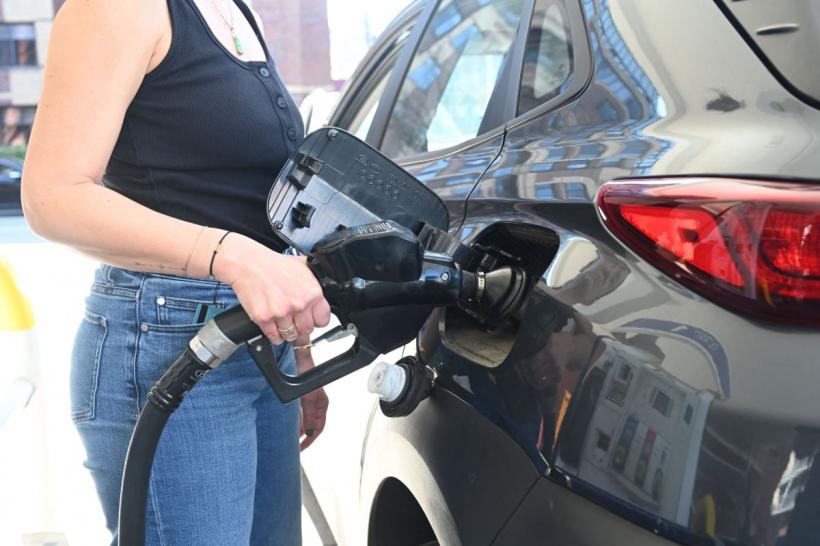 Previziuni alarmante: Războiul din Iran lovește puternic în economia globală. La cât va ajunge prețul barilului de petrol?