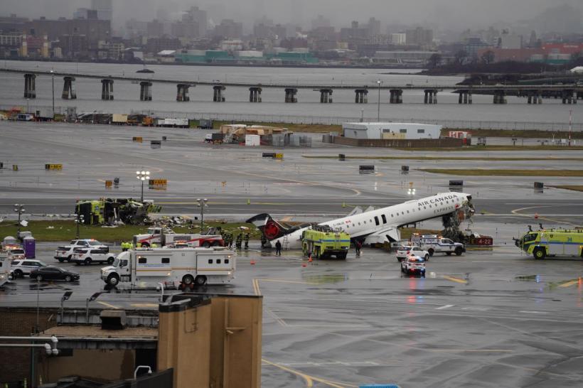 Scene de coșmar la LaGuardia: avion rupt în două, controlorul recunoaște „Am greșit” 19000246