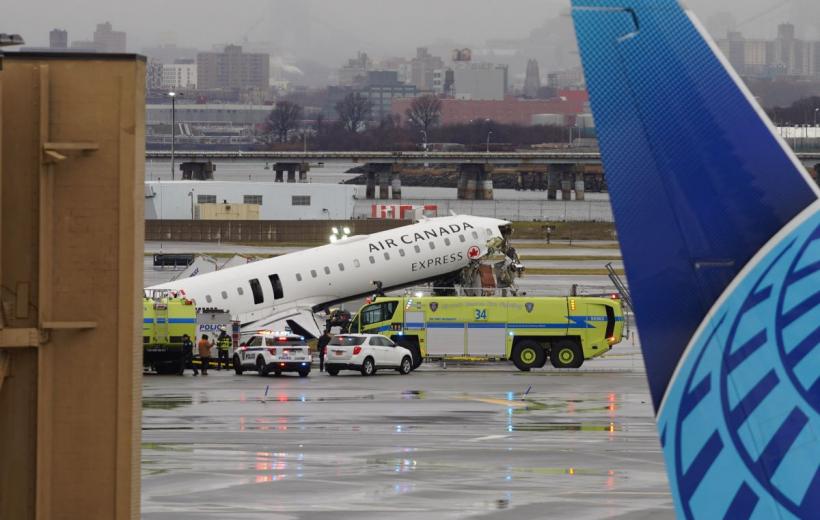 Scene de coșmar la LaGuardia: avion rupt în două, controlorul recunoaște „Am greșit” 19000248