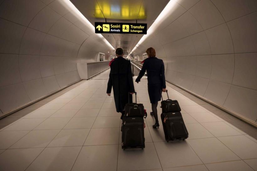 Minunile Caracalului, pe Aeroportul Otopeni. Firma care a curățat statul de 1 miliard 19000071