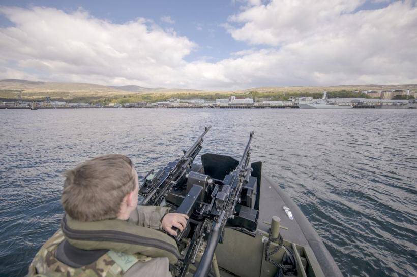 Româncă eliberată după tentativa de infiltrare la baza de submarine nucleare britanice: iranianul sub anchetă