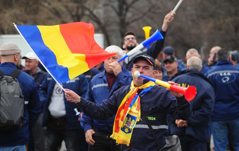 Protest masiv al minerilor în Piața Victoriei: peste 1.000 de oameni cer oprirea concedierilor 19000365