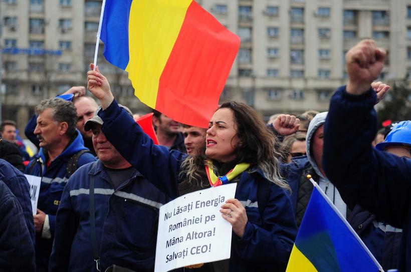 Protest masiv al minerilor în Piața Victoriei: peste 1.000 de oameni cer oprirea concedierilor 19000371