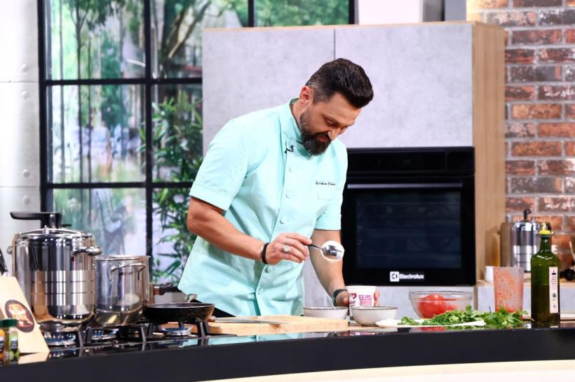 Chefi la cuțite, lider de audiență. Chef Sautner, din nou victorios, aseară! Jurații trebuie să gătească diseară cea mai bună ciorbă, pentru a treia bombă a sezonului 19000509