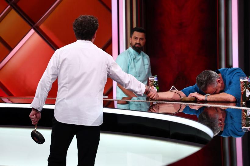 Chefi la cuțite, lider de audiență. Chef Sautner, din nou victorios, aseară! Jurații trebuie să gătească diseară cea mai bună ciorbă, pentru a treia bombă a sezonului 19000515