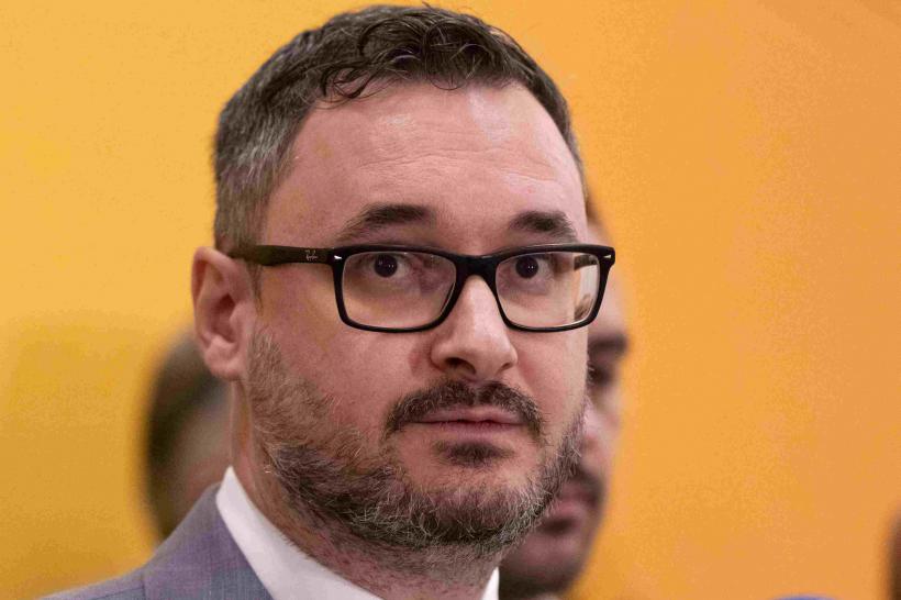 Coaliția dă să se rupă: PNL, la a treia lepădare oficială de PSD. AUR și-a anunțat agenda „progresistă” 19000403