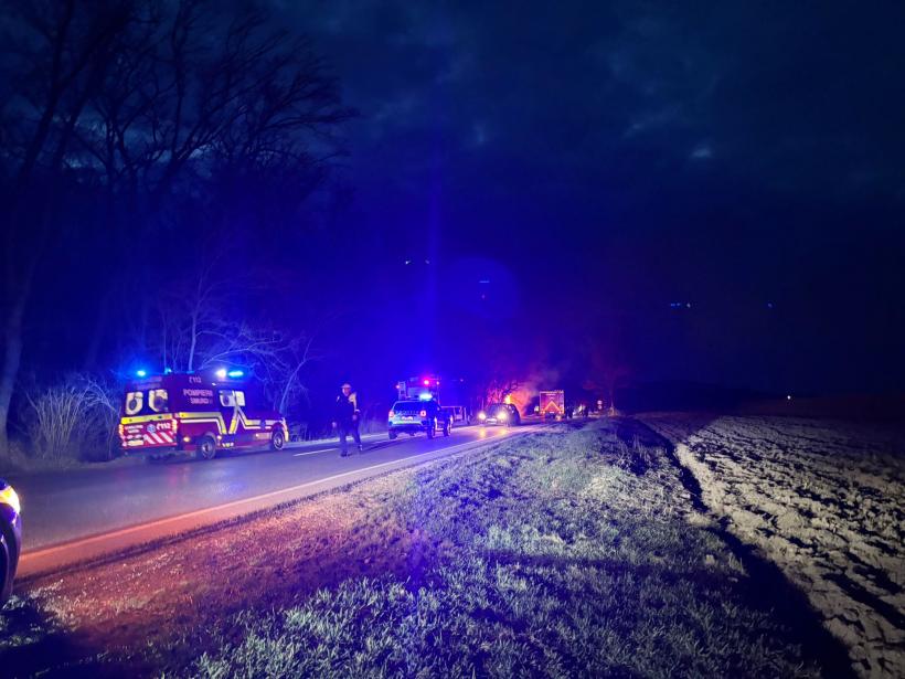 Bilanț negru la Dulcești: Patru persoane au murit, după ce o mașină a luat foc în urma impactului 19000660