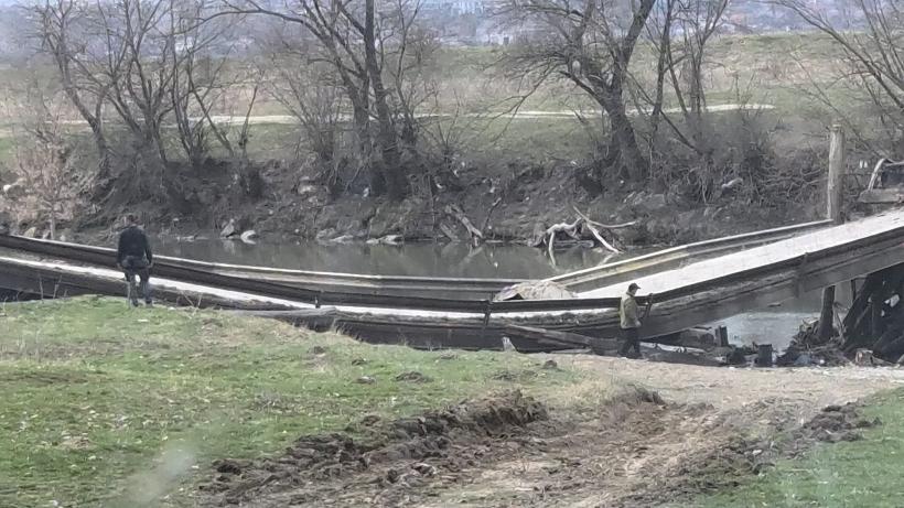 Podul de la Ariușd a rezolvat problema constructorilor: s-a prăbușit singur 19000565