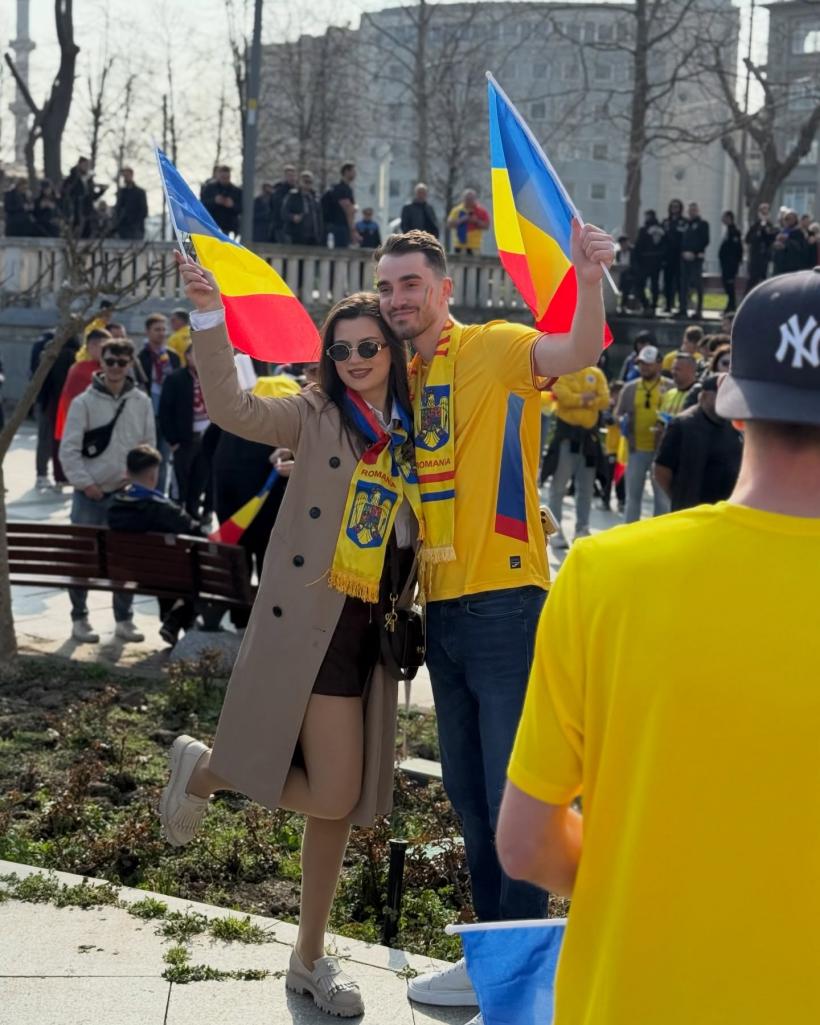 Românii au făcut spectacol la Istanbul! 3.000 de suporteri au cucerit Piața Taksim înainte de Turcia – România 19000836