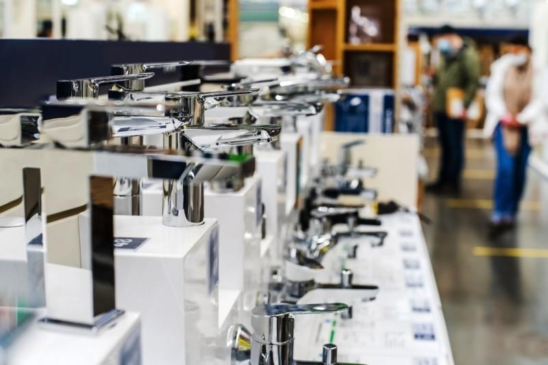 Idei accesibile pentru înlocuirea instalațiilor sanitare vechi: cum să îmbunătățești confortul casei tale 