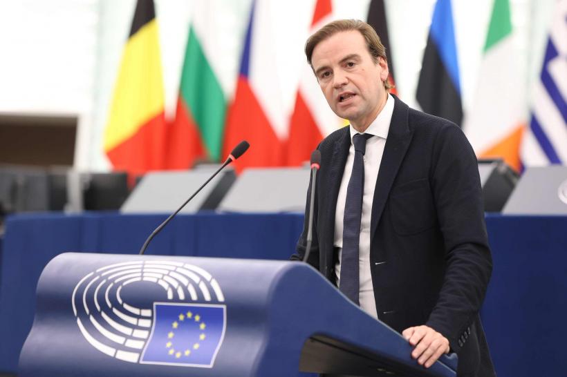 UE trimite imigranții în „centre de returnare” non-UE