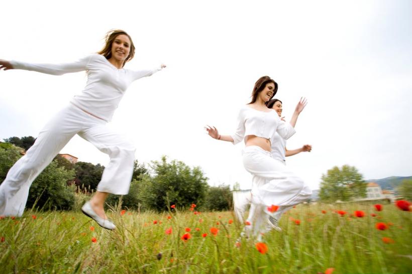 Horoscopul lunii aprilie 2026. Schimbări intense, noi începuturi și transformări personale profunde