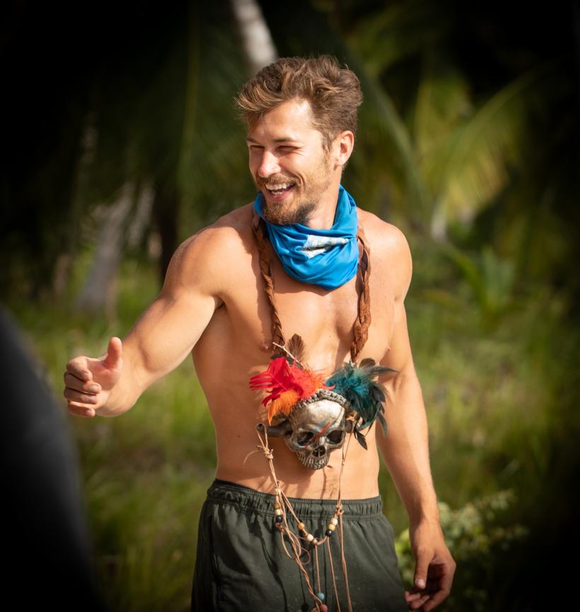 Cea de-a șasea victorie consecutivă a Faimoșilor în jocul pentru Imunitate a avut loc într-o ediție lider absolut de audiență! Diseară, un nou Războinic va părăsi Survivor 19001115