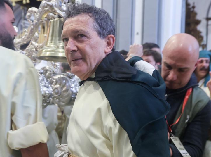  Antonio Banderas, prezent la procesiunea de Duminica Floriilor, în Spania