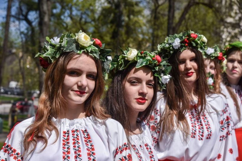 O rază de speranță: 3 zodii ies dintr-o perioadă dificilă pe 30 martie 2026