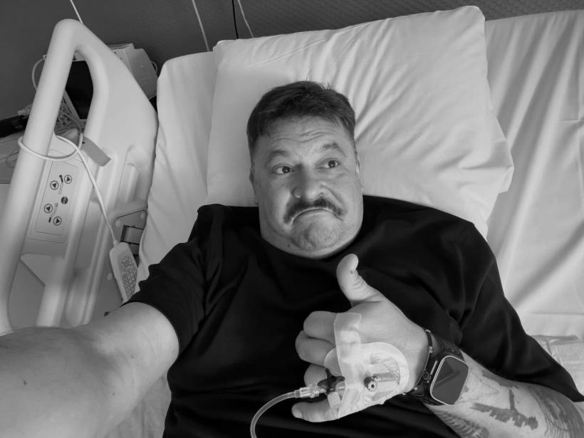 Mihai Bobonete, operat de urgență la picior. Glume din spital: „Am ratat penalty la Mondial sub anestezie!”