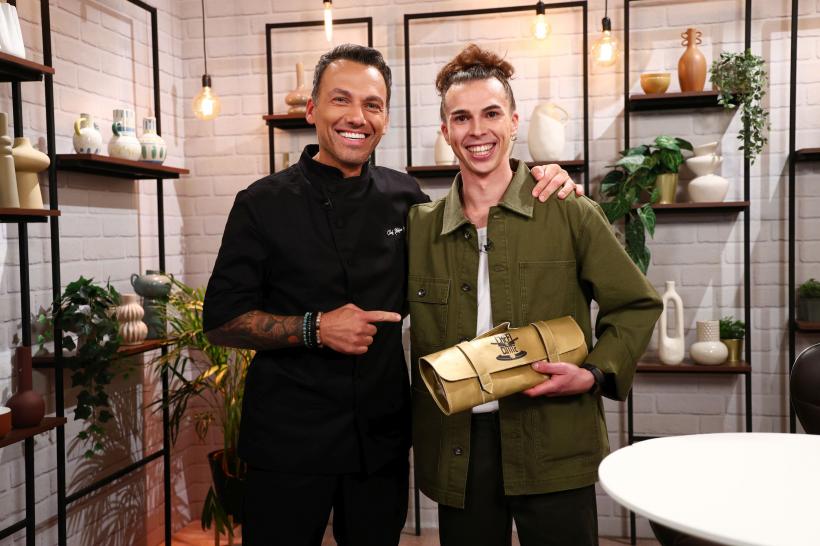 Chefi la cuțite, lider de audiență. Alexandru Szabo a luat cuțitul de aur din partea lui Chef Ștefan, iar Chef Richard a câștigat aseară bomba 19001861