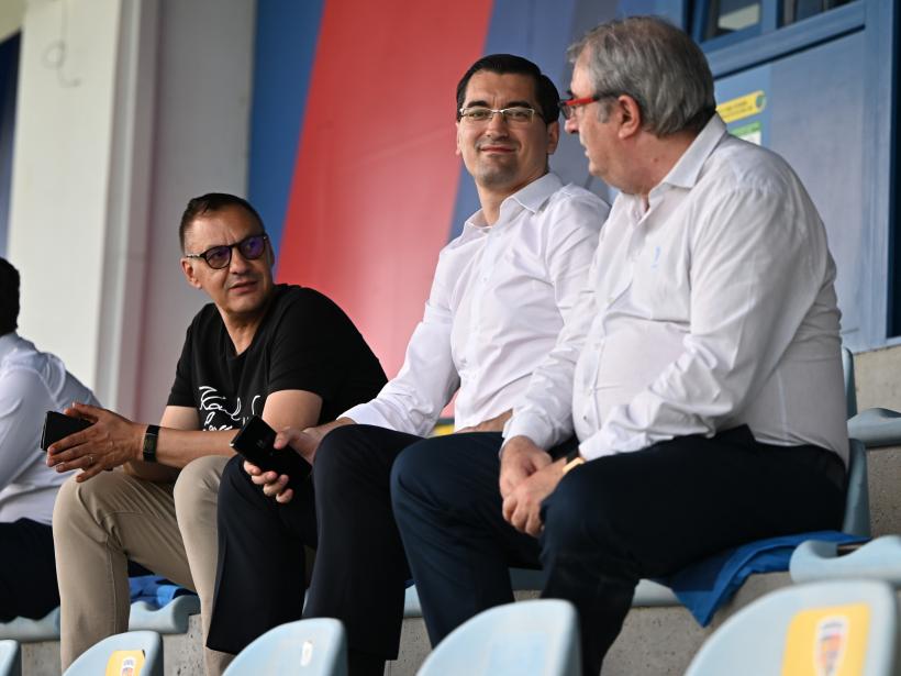 OK! Vine Hagi, dar cine joacă?