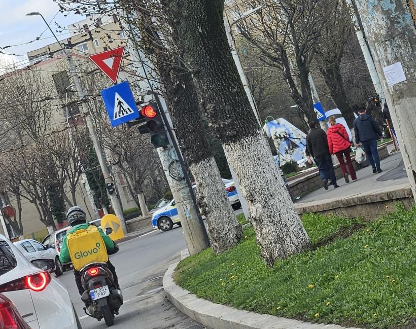 Accident grav pe Calea Văcărești: Cinci mașini și o motocicletă implicate, cetățean străin de 26 de ani la spital