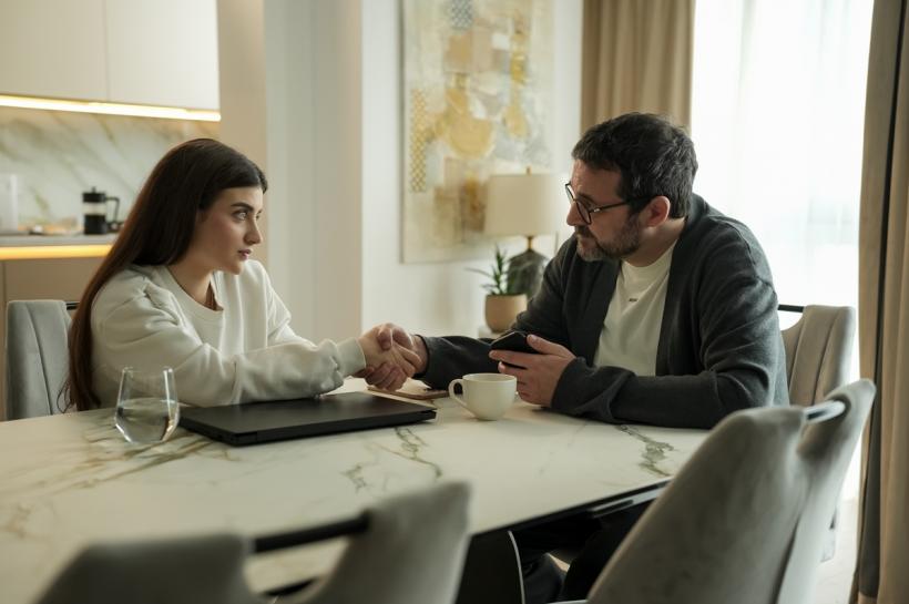 Cele mai noi episoade ale serialului original Ana, Mi-ai fost scrisă în ADN, lider absolut de audiență. Ultima difuzare a primei părți a sezonului trei se vede în Joia Mare, de la 20.30, la Antena 1 19001956