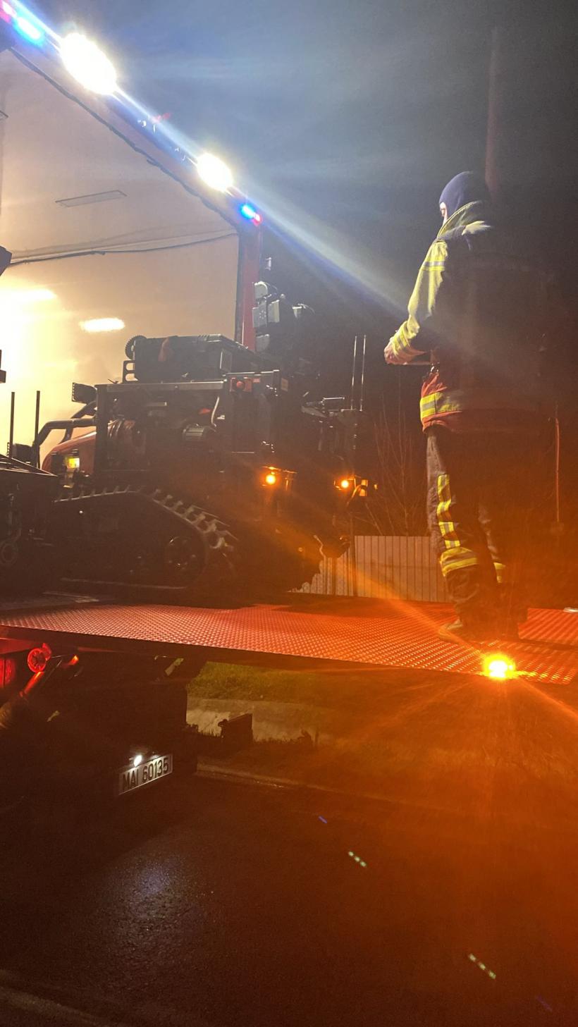 UPDATE Accident în Prahova: Operaţiunea de transvazare a încărcăturii s-a încheiat, iar cisterna a fost repusă pe roţi 19002139