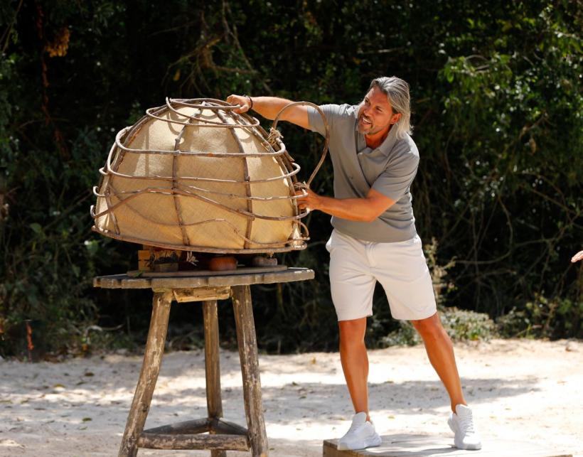 Săptămâna ajunge diseară la final, la Survivor, cu un joc motivant de recompensă și cu o eliminare din tribul Faimoșilor! 19002164