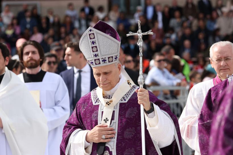 Papa Leon al XIV-lea, gest emoționant în a doua zi de Paște: Evocarea predecesorului său în fața credincioșilor