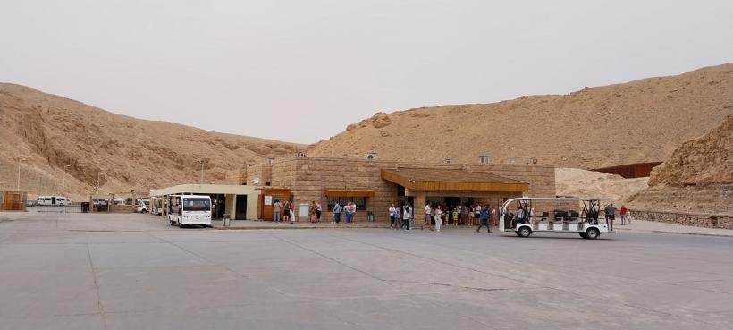 Românii sunt turiștii preferați ai egiptenilor 19002225