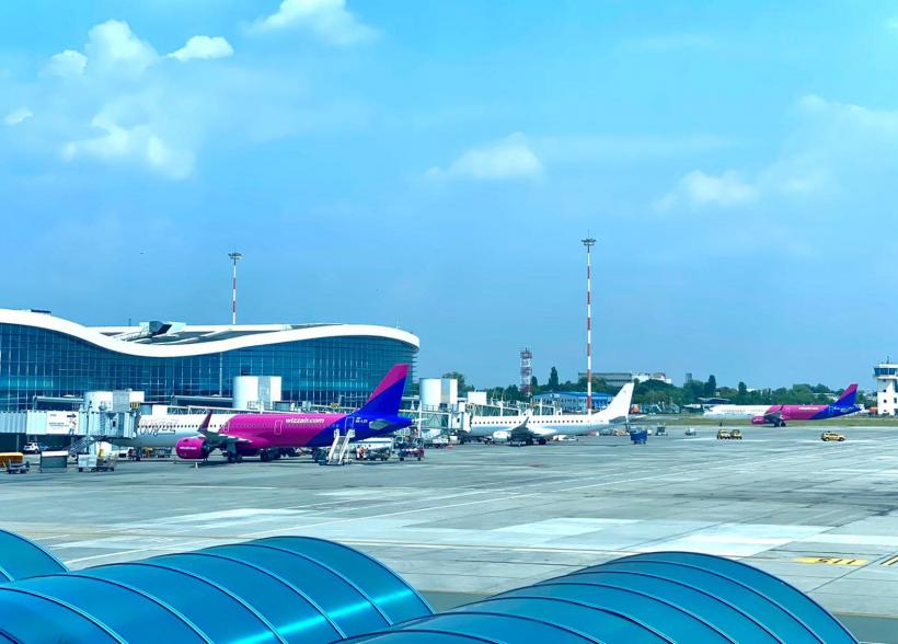 Compania de Aeroporturi București își instalează indicatoare rutiere de 1,1 milioane de lei