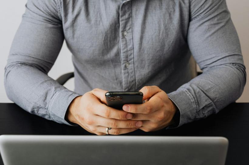 Arta de a juca inteligent - cum să transformi experiența online într-un divertisment de calitate