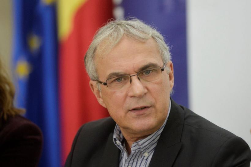 Marius Andruh, noul Președinte al Academiei Române. Povestea de la satul natal la vârful științei românești!