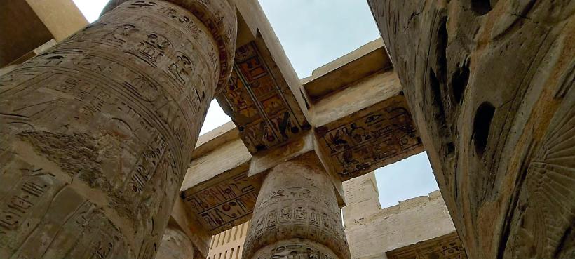 Ce au în comun templele egiptenilor și cele ale dacilor 19002424