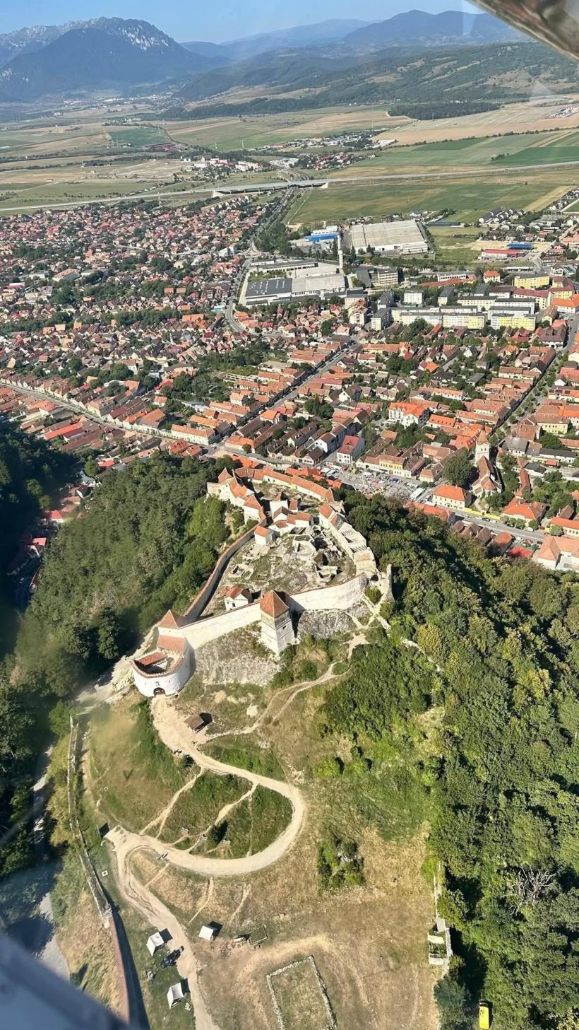 Cetatea Râșnov, între degradare și restaurare. După ani de blocaje, primăria a lansat licitația pentru lucrări