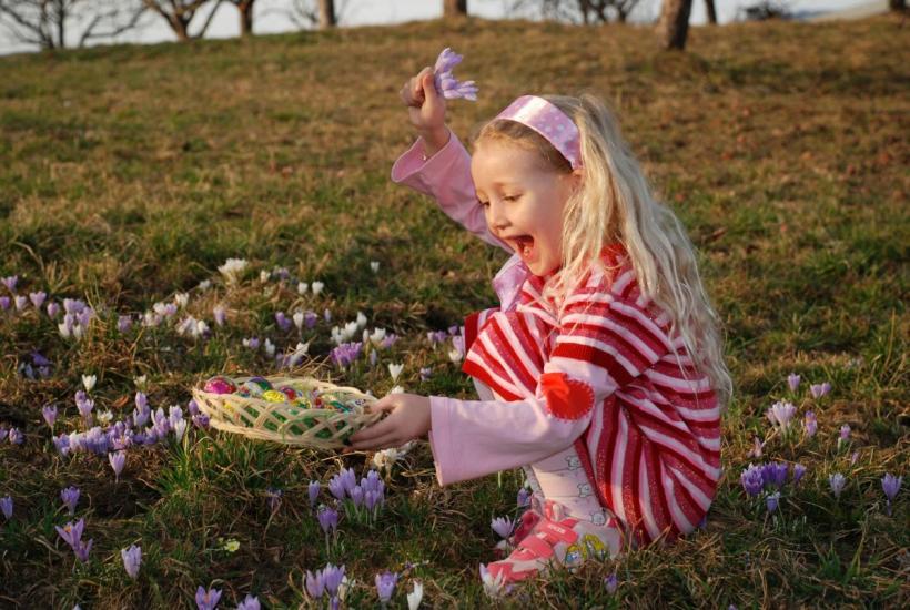 Paște sau Paști? Cum să nu greșești în mesajele de sărbători