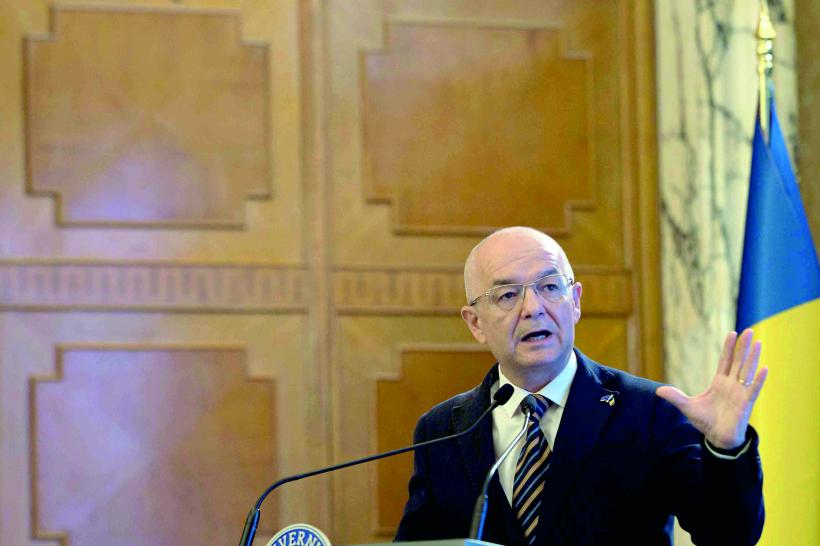 Criză sau nu, achizițiile continuă: Primăria lui Emil Boc scoate la mezat contracte de peste 2 miliarde de lei