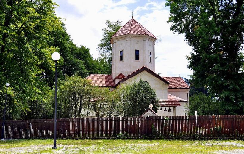 Cum și-au tras românii pantaloni de la frații latini 19002569