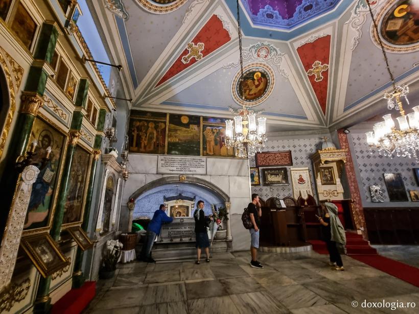 Cum și-au tras românii pantaloni de la frații latini 19002571