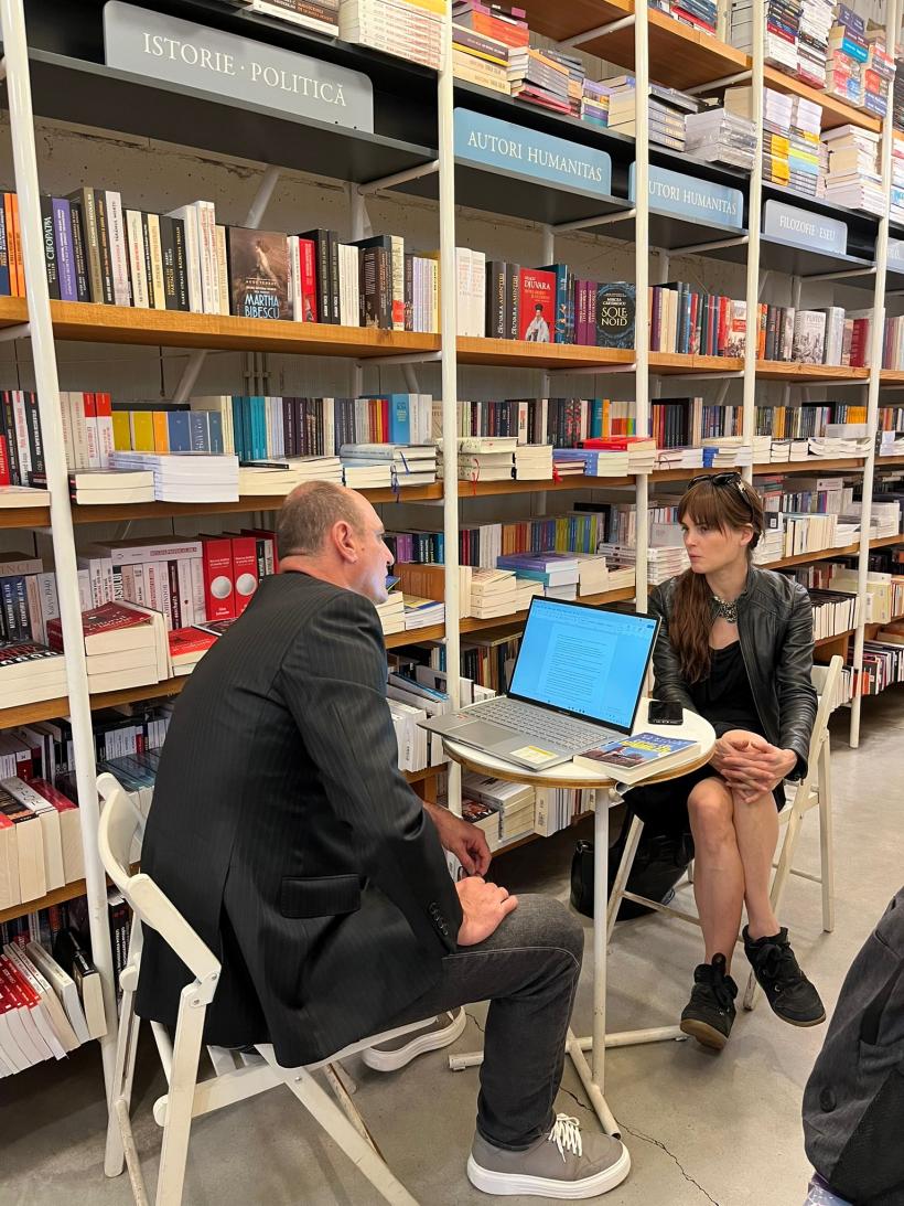 Concluzia unui dialog trepidant cu Caroline De Mulder, scriitoare și montaniardă: „Suntem, până la urmă, niște mamifere mari și violente!” 19002759